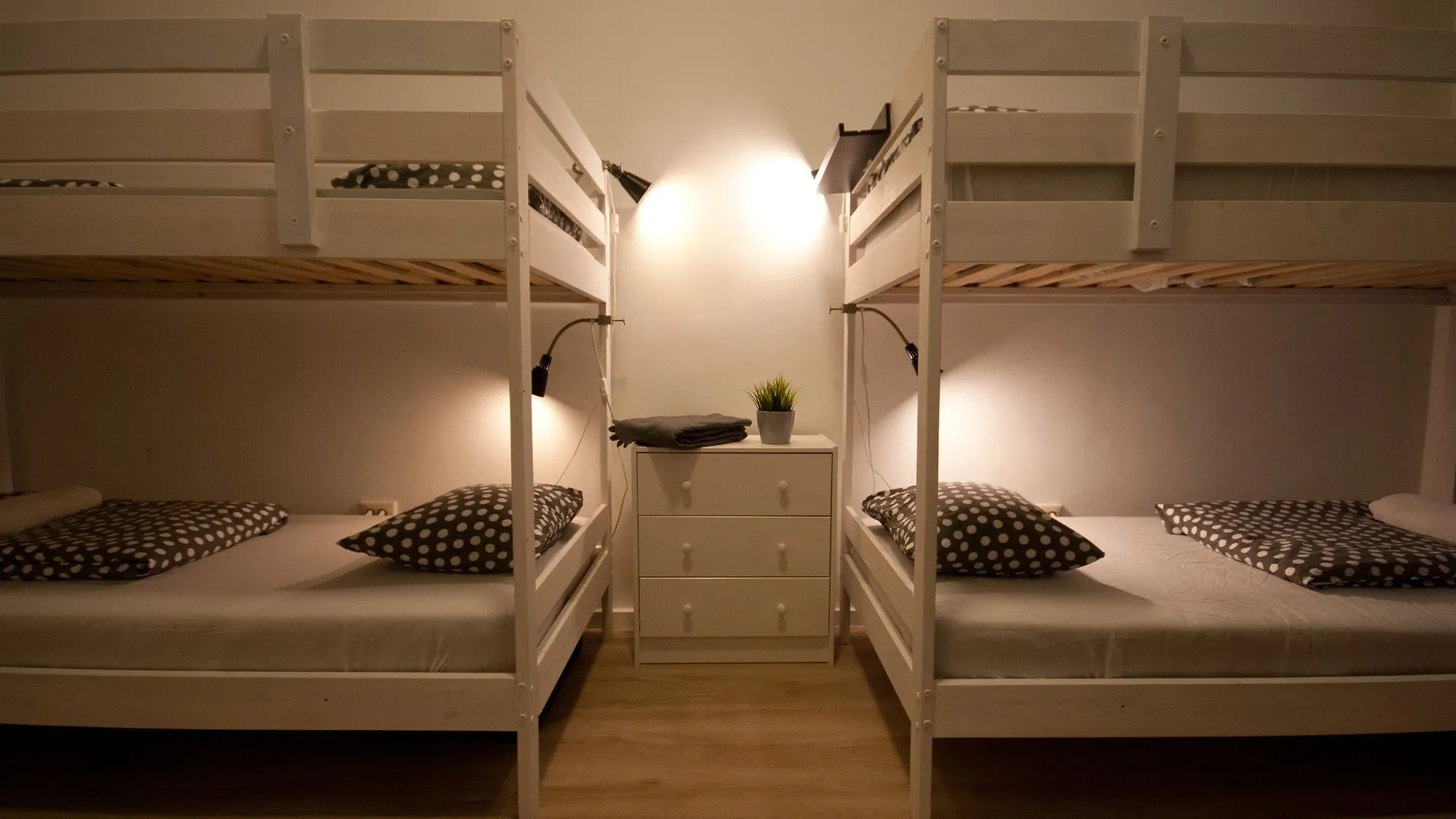 Friends Hostel & Apartments بودابست 0*,  المجر